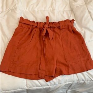 Orange short